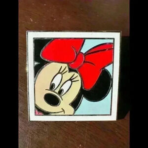 Disney Parks Mystery Pin Collection, Selfies, Minnie Mouse #2 Of 8